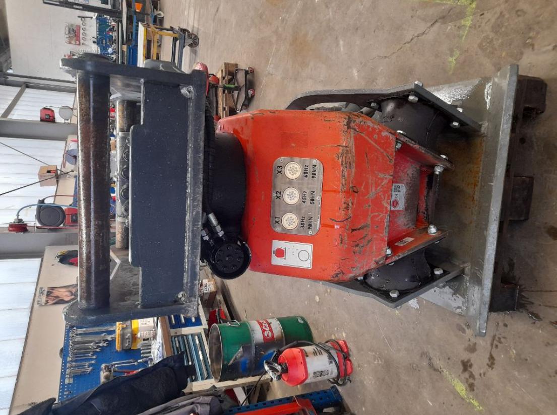 MTS-Anbauverdichter V8 X3 R9 FQ