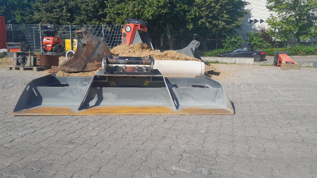 MTS-Planierbalken P250